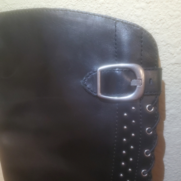 Tall black boots - Picture 3 of 7